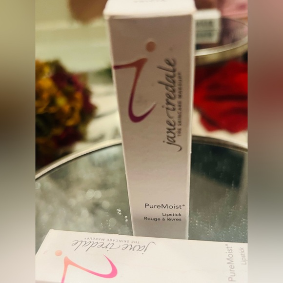 Jane Iredale PureMoist Lipstick - Tricia New - Picture 4 of 7